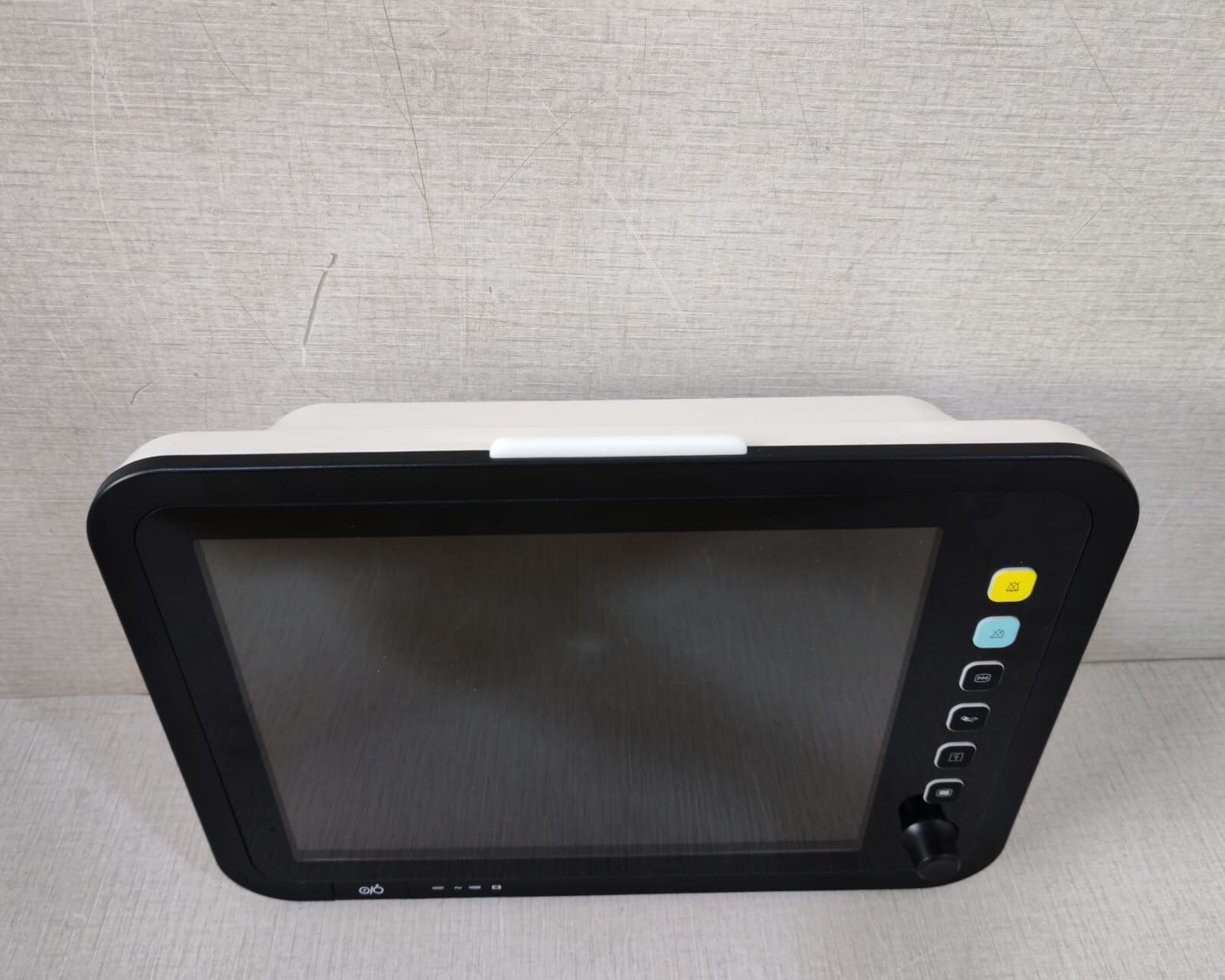 Monitor YK-8000C YK-8000C MONITOR 100-240V 50Hz/60HZ 3