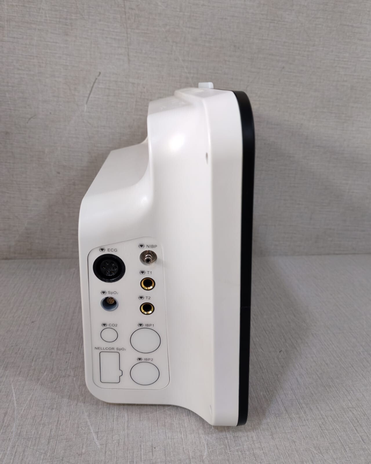 Monitor YK-8000C YK-8000C MONITOR 100-240V 50Hz/60HZ 5