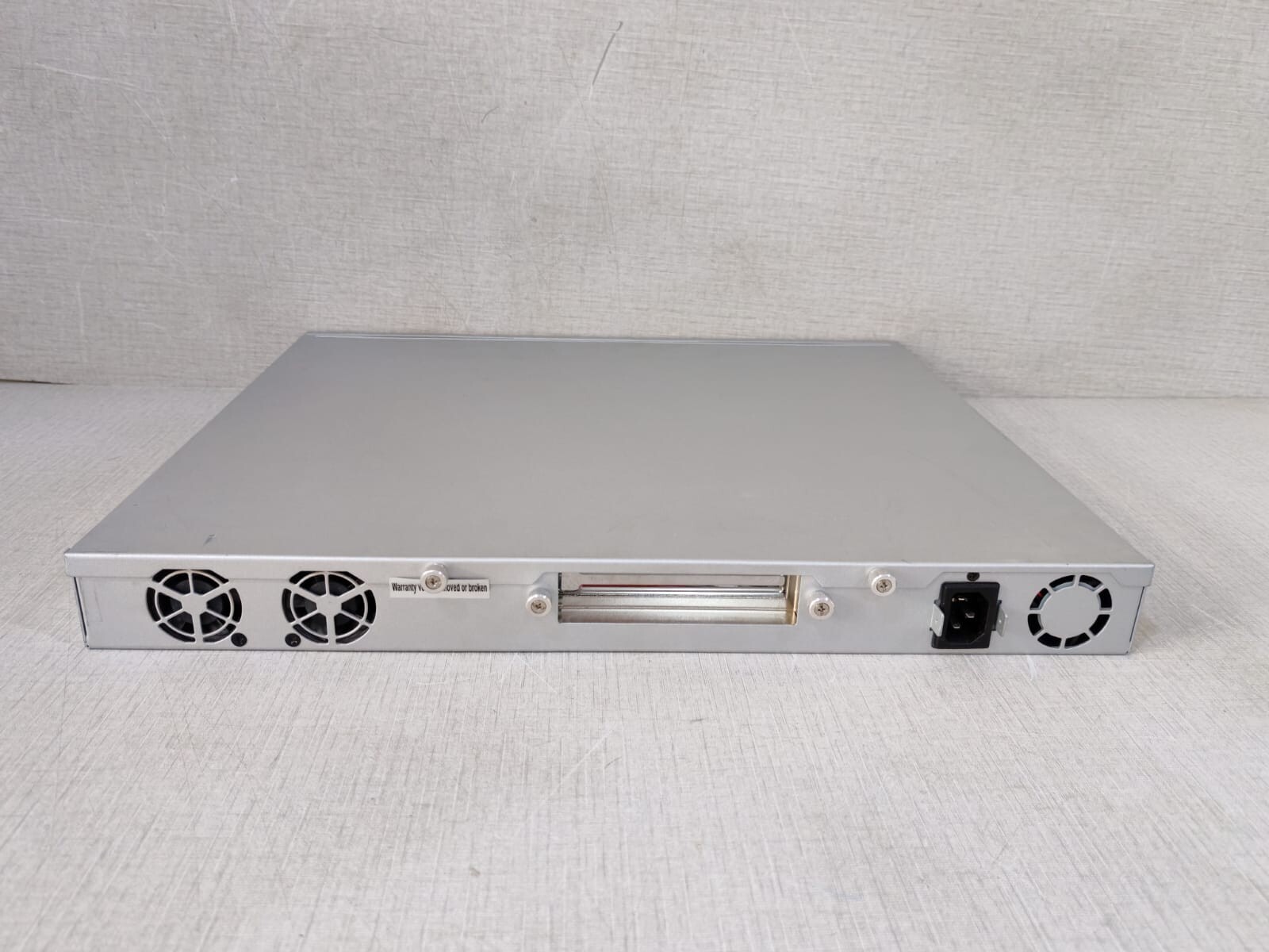 Cyberoam CR50ING Cyberoam CR 50iNG / CR50iNG 8-Port UTM Firewall AR-R5800EC50IA 8