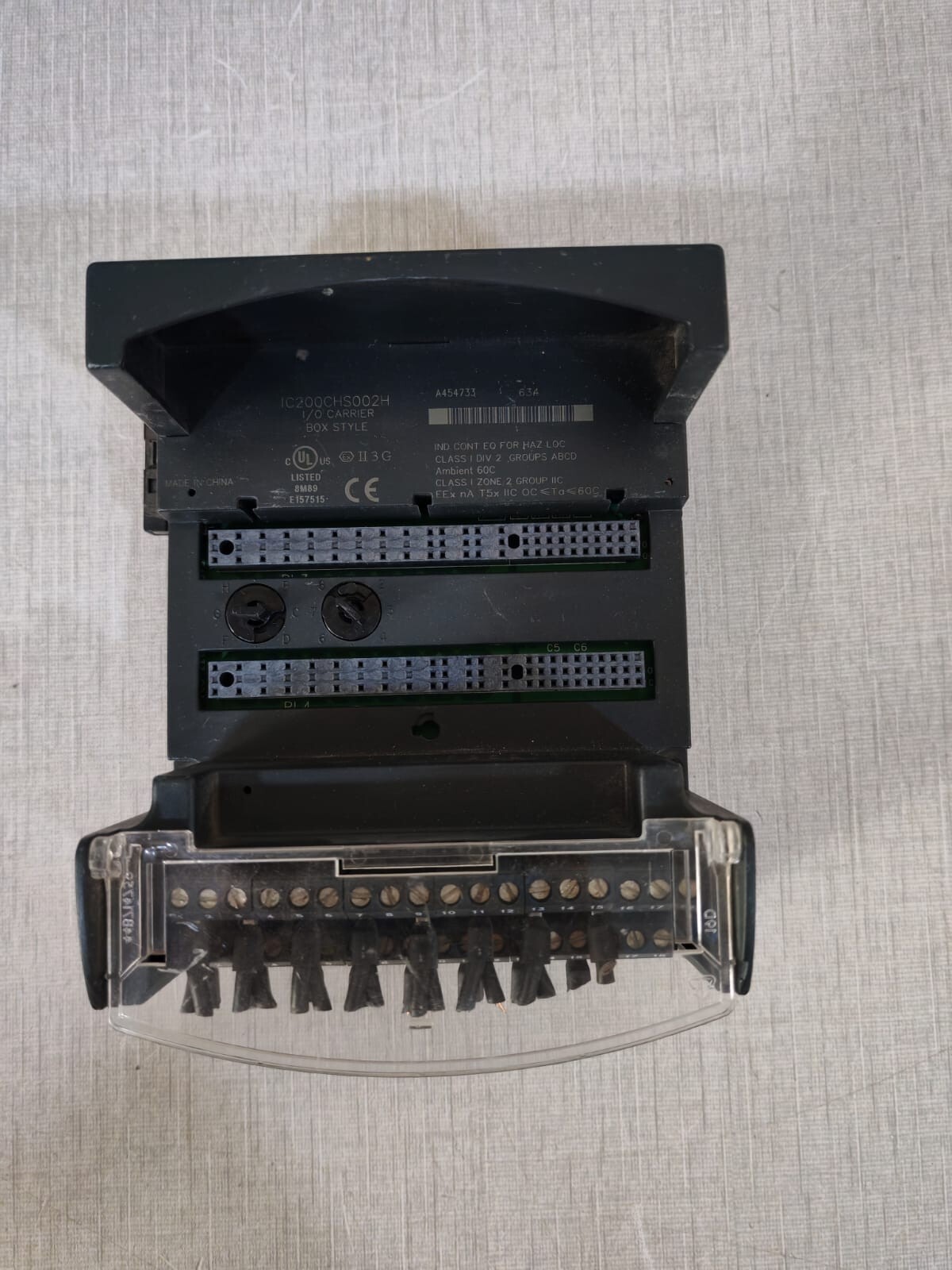 GE FANUC IC200CHS002H I/O CARRIER BOX STYLE