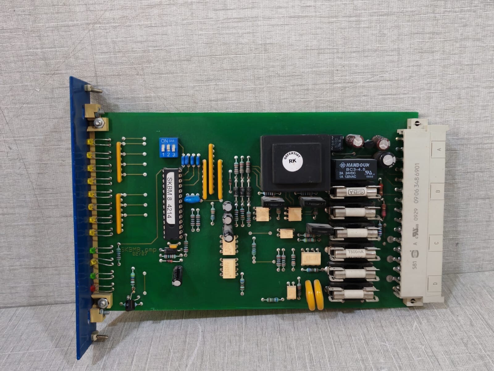 SKBM8.CMP SKBM8.CMP GROUP BATTERY SYSTEM 3