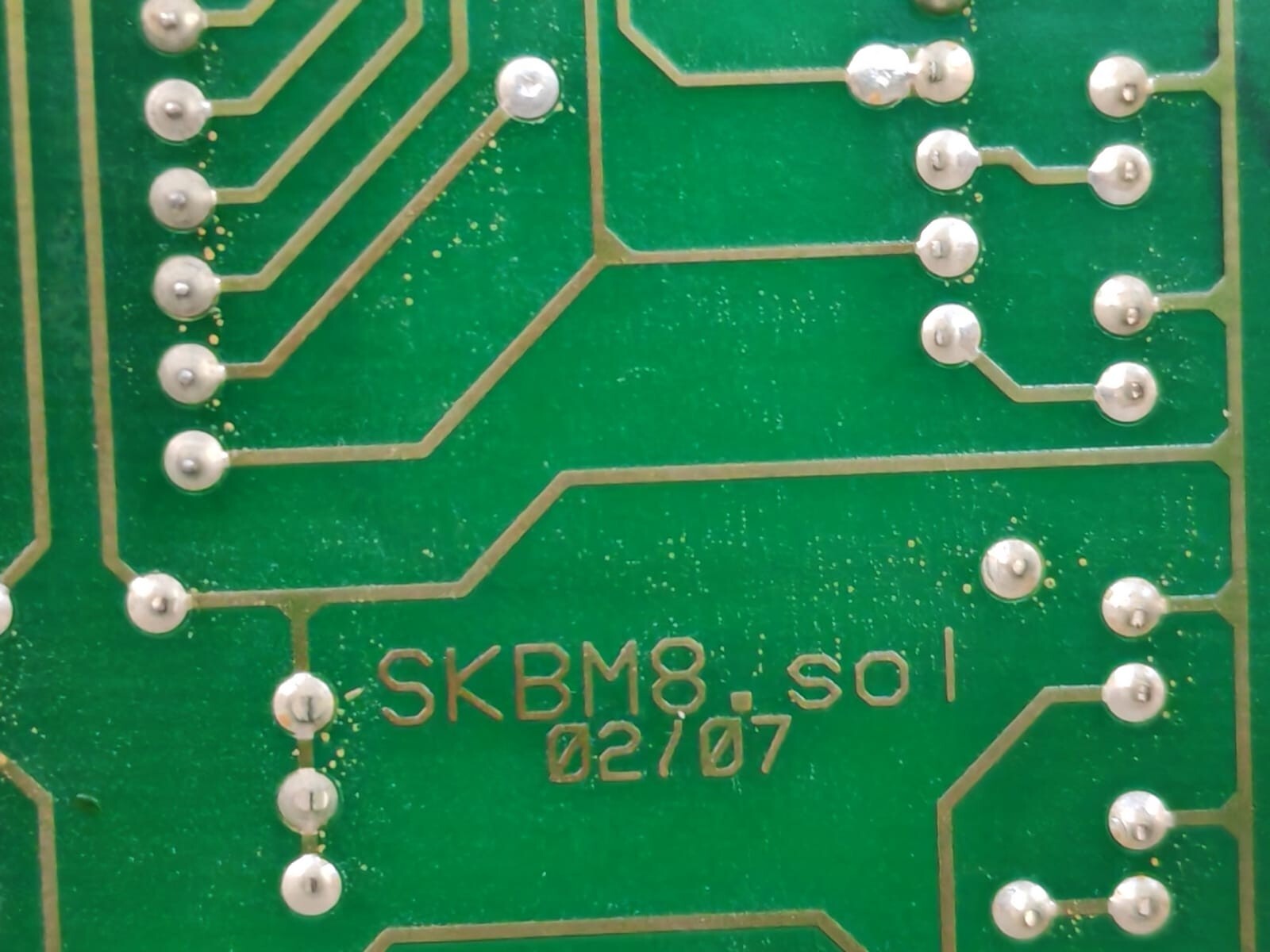 SKBM8.CMP SKBM8.CMP GROUP BATTERY SYSTEM 5