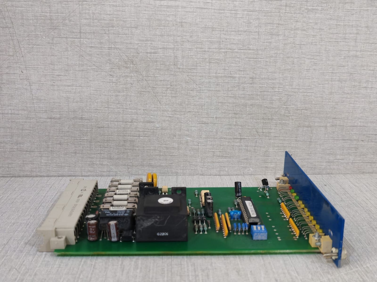 SKBM8.CMP SKBM8.CMP GROUP BATTERY SYSTEM 7