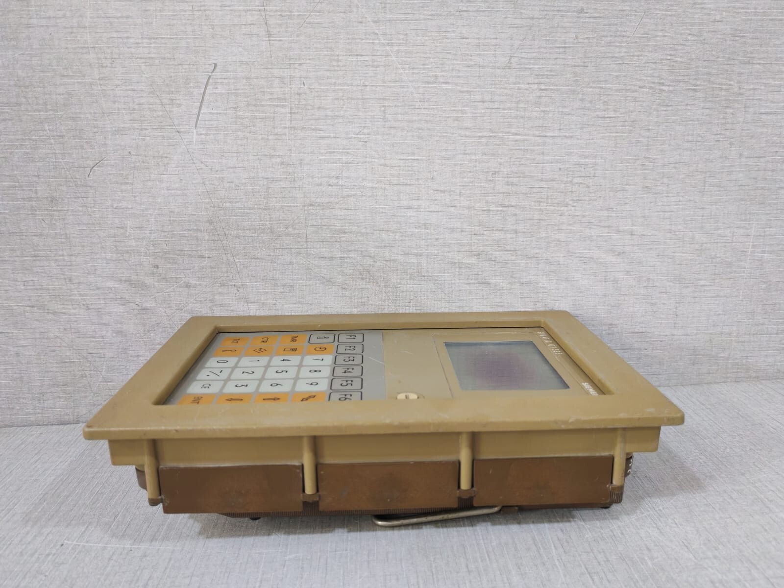 Siemens 6ES5396-0UA11 SIEMENS SIMATIC OP 396 OPERATOR PANEL 6ES5396-0UA11- W/ BLACK SPOT ON THE SCREEN 6