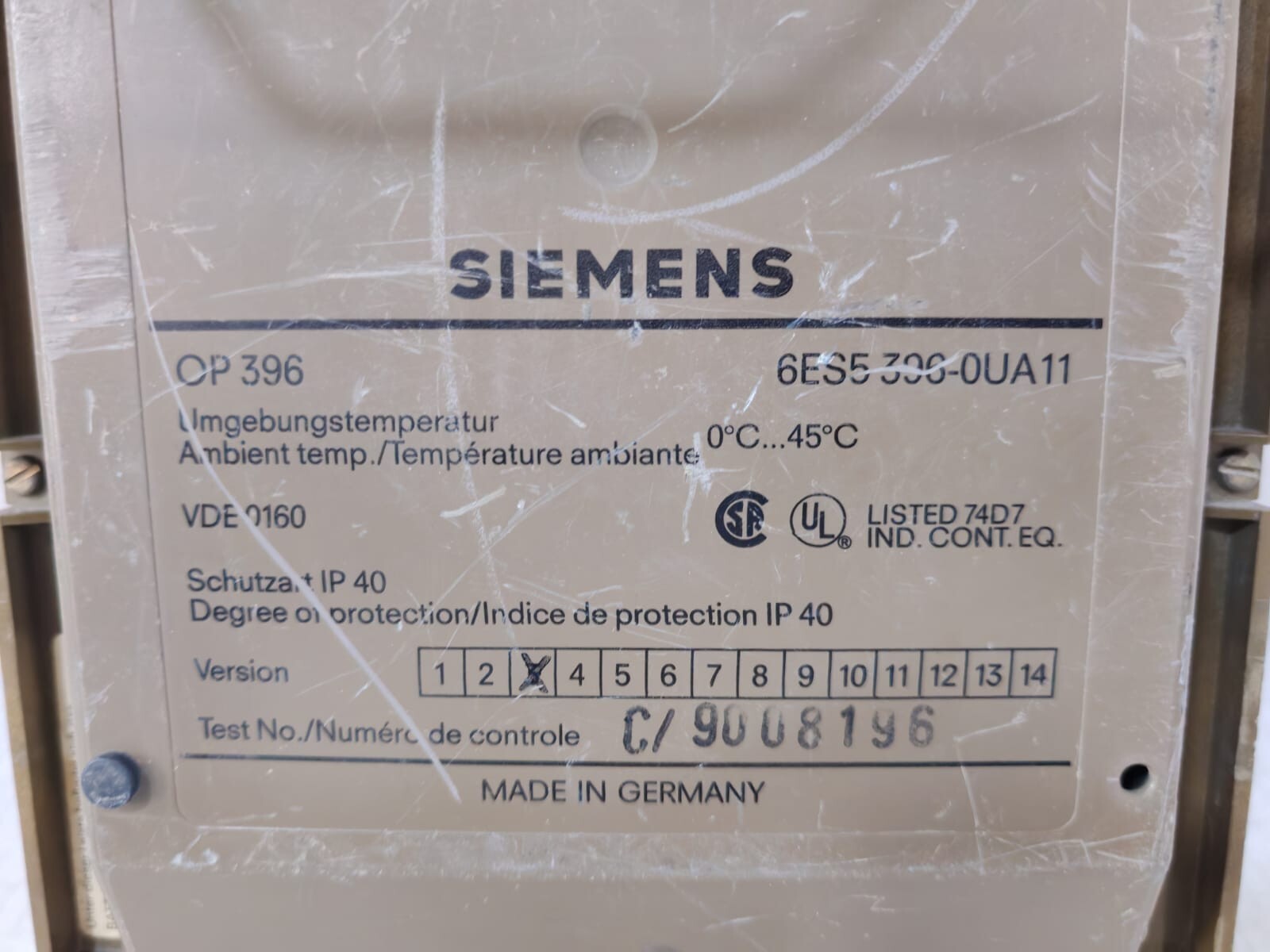 Siemens 6ES5396-0UA11 SIEMENS SIMATIC OP 396 OPERATOR PANEL 6ES5396-0UA11- W/ BLACK SPOT ON THE SCREEN 8