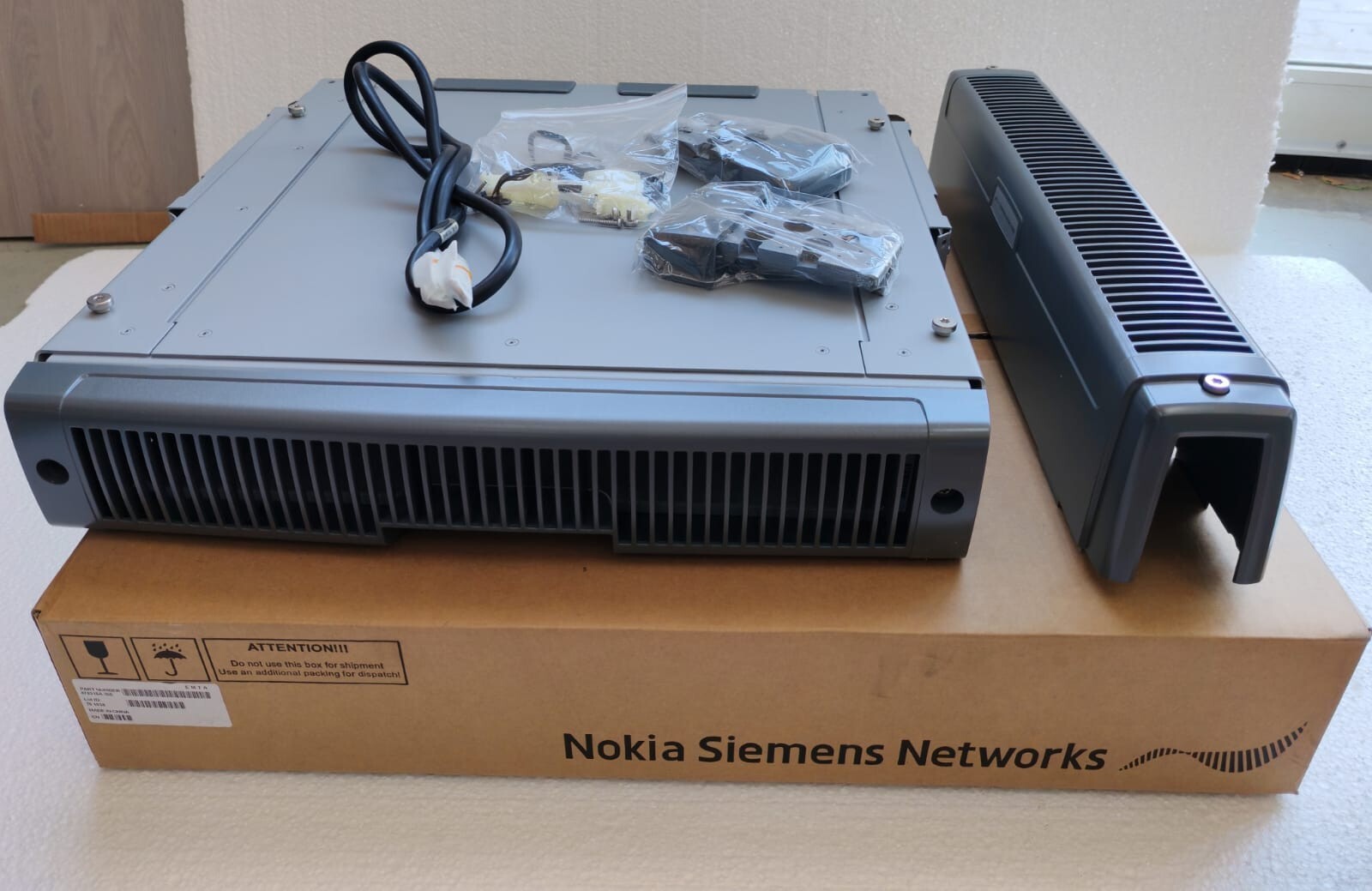 NOKIA EOCA471576A Base Station NSN Flexi BBU Nokia EOCA 471576A for LTE w/ Rack Case & Li Battery 2