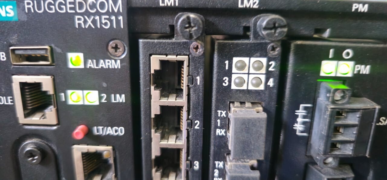 Siemens RX1511 SIEMENS RUGGEDCOM RX1511 ETHERNET SWITCH 6GK60151BM2 5