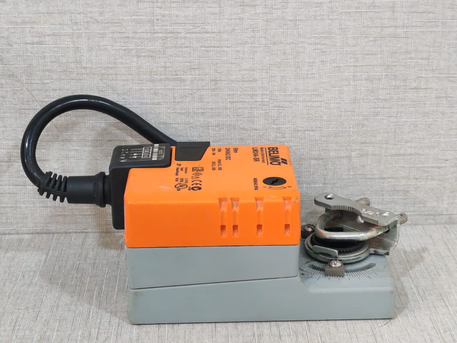 Belimo LM24A-SR BELIMO LM24A-SR DAMPER ACTUATOR 4