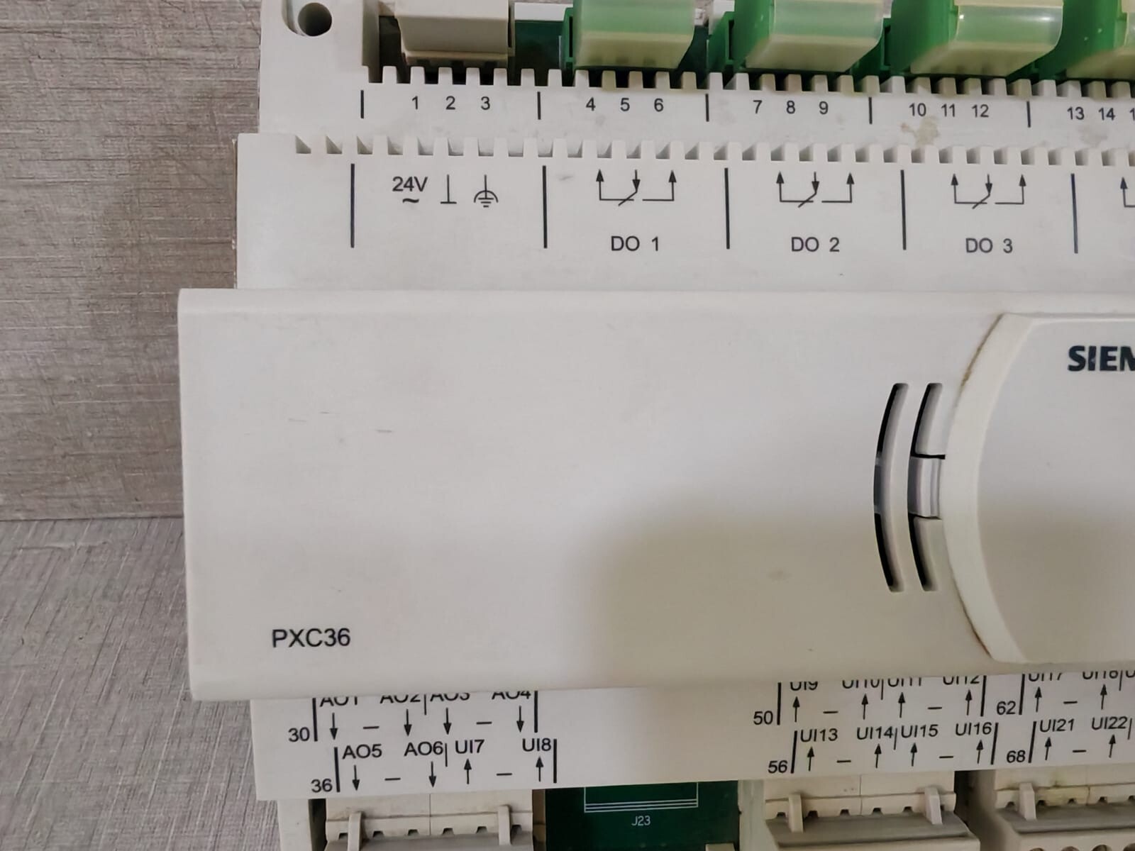 Siemens PXC36.D SIEMENS PXC36.D AUTOMATION STATION WITH 36 DATA POINTS AND BACNET ON LONTALK 2