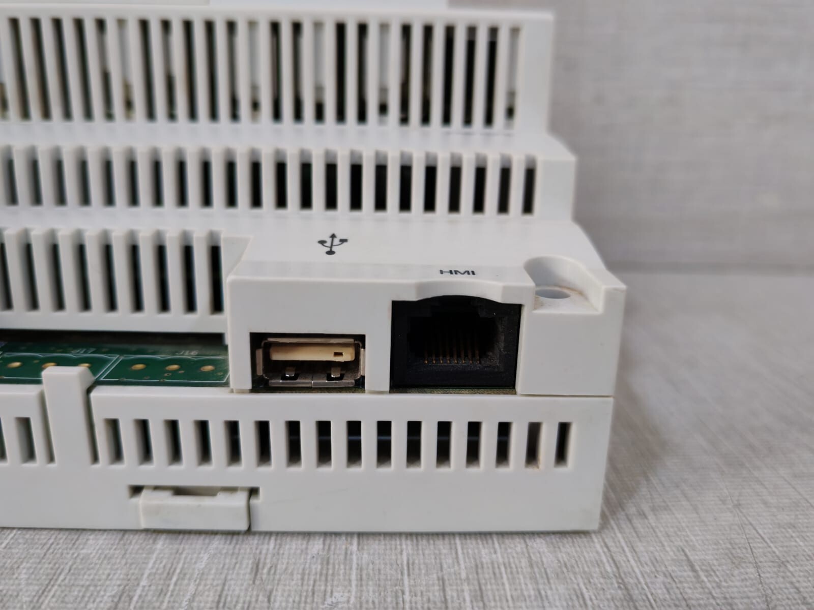 Siemens PXC36.D SIEMENS PXC36.D AUTOMATION STATION WITH 36 DATA POINTS AND BACNET ON LONTALK 8