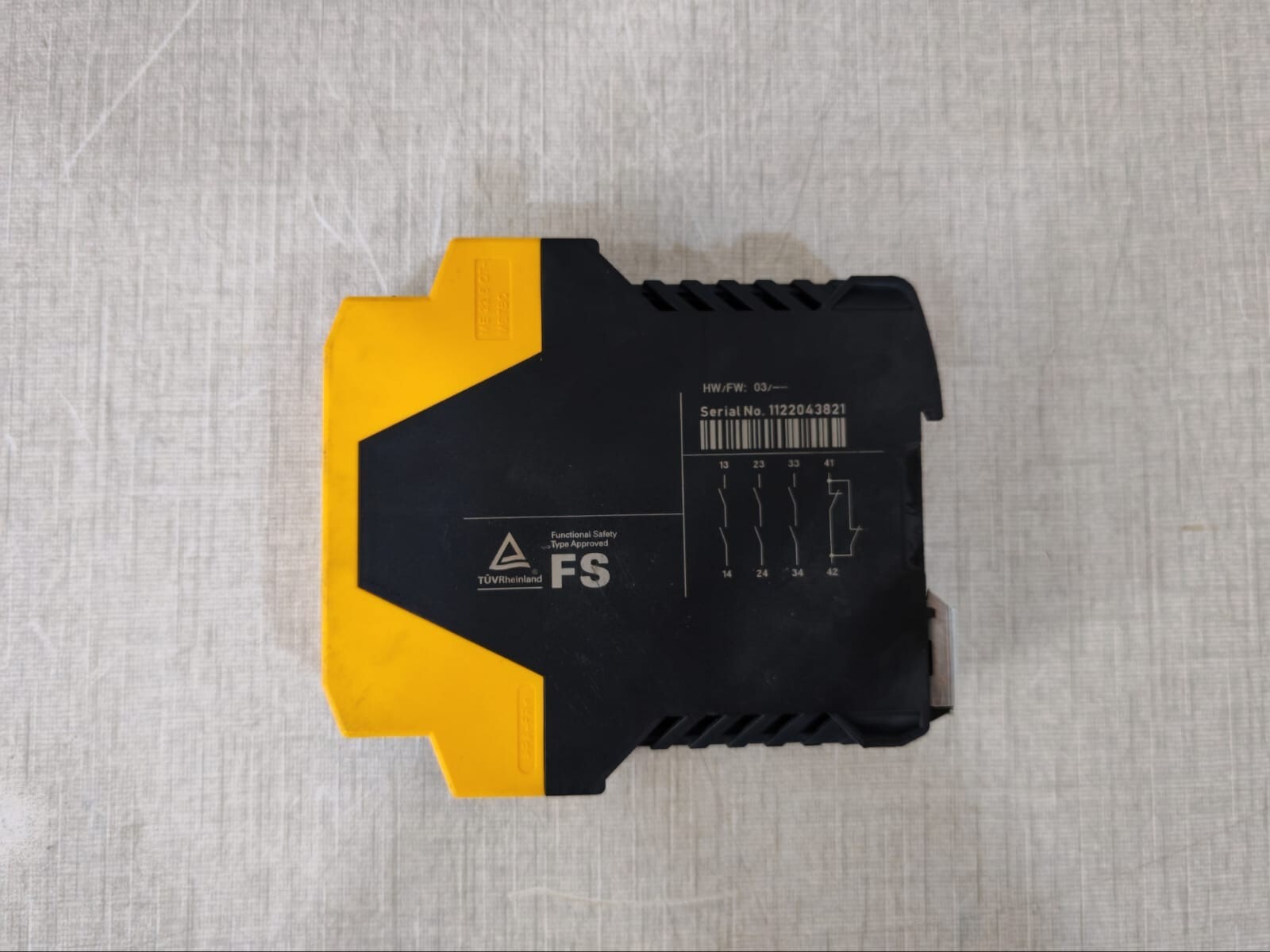 Eaton ESR5-NO-31-230VA EATON ESR5-NO-31-230VAC SAFETY RELAY 5