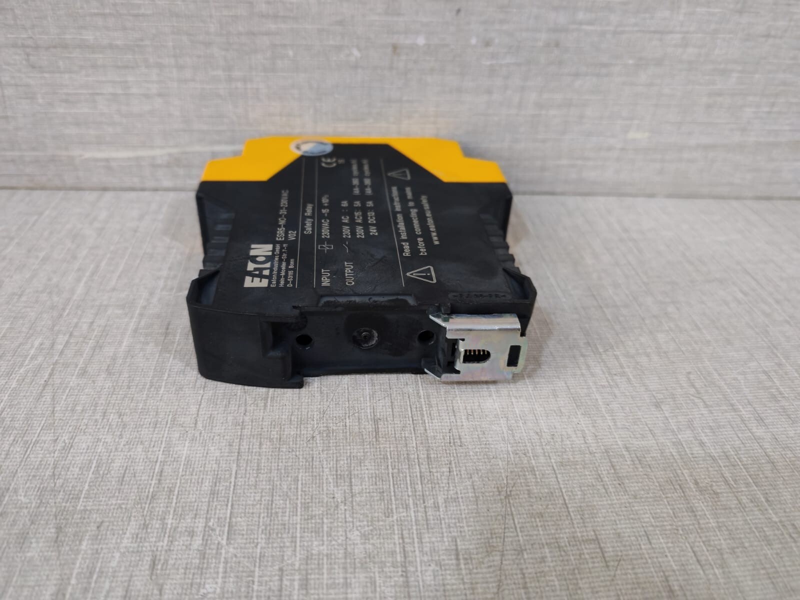 Eaton ESR5-NO-31-230VA EATON ESR5-NO-31-230VAC SAFETY RELAY 8