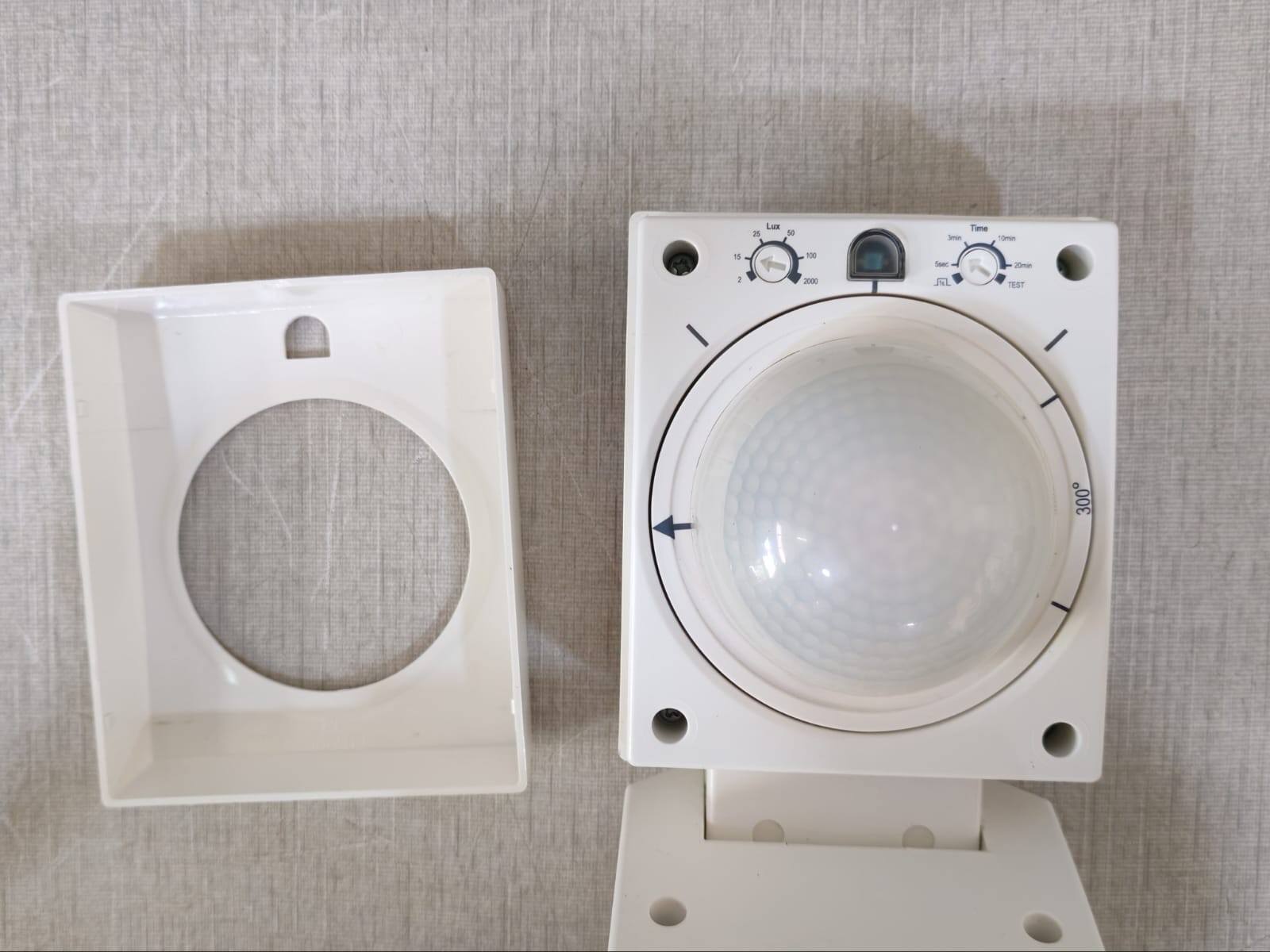 THEBEN SPHINX 105-300 THEBEN SPHINX 105-300 KNX MOTION SENSOR 2