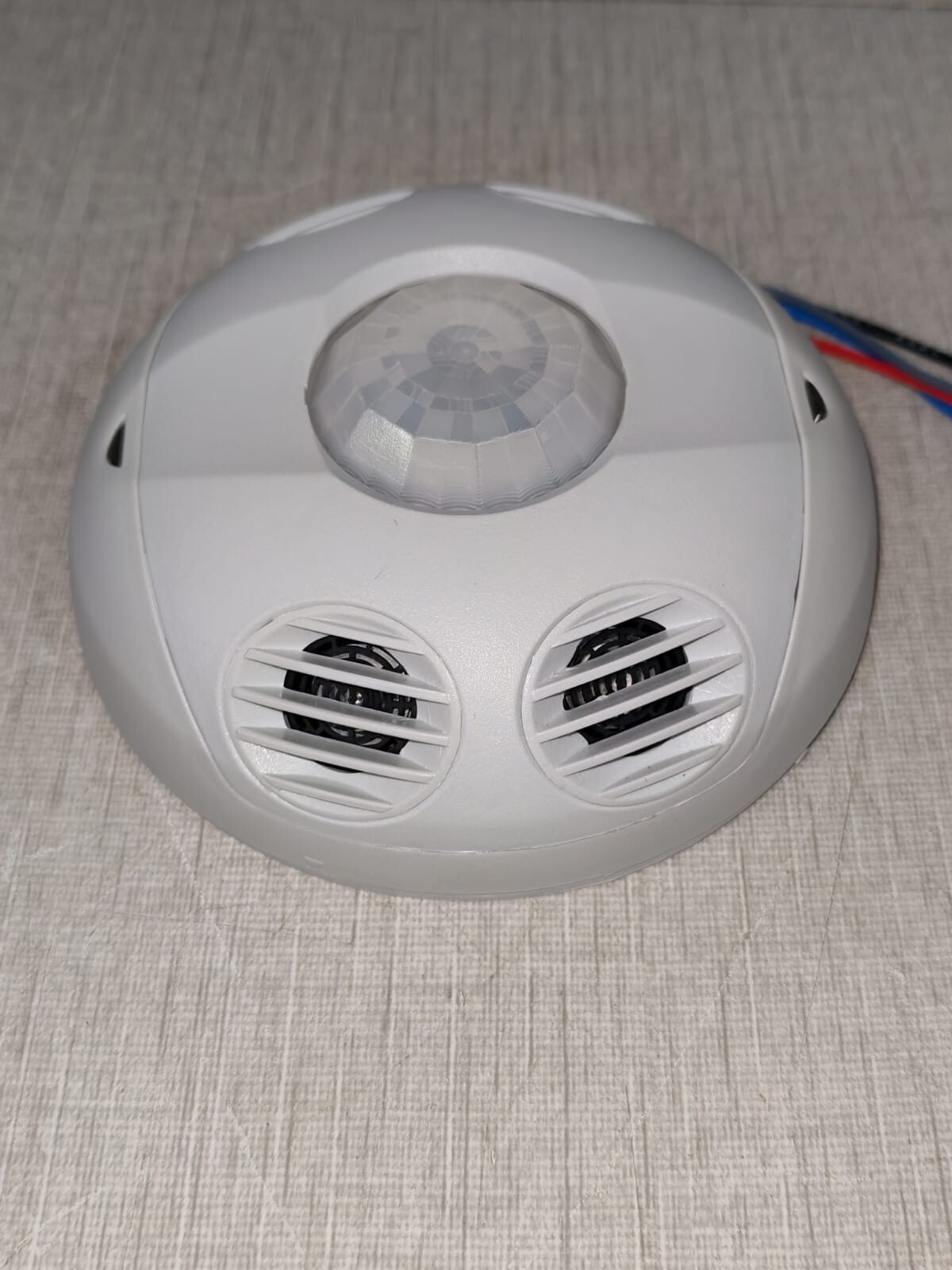 Leviton OSC20-MAW Leviton OSC20-MAW MultiTech Ceiling Mount Sensor 360 Degree 2000 Sq. Ft. White 3