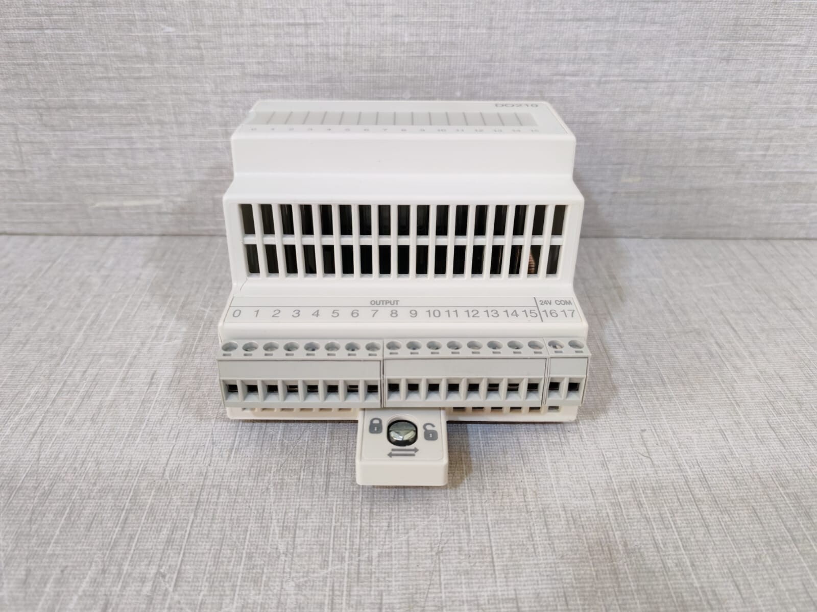ABB 492953501 ABB DO210 Output Module 492953501 4
