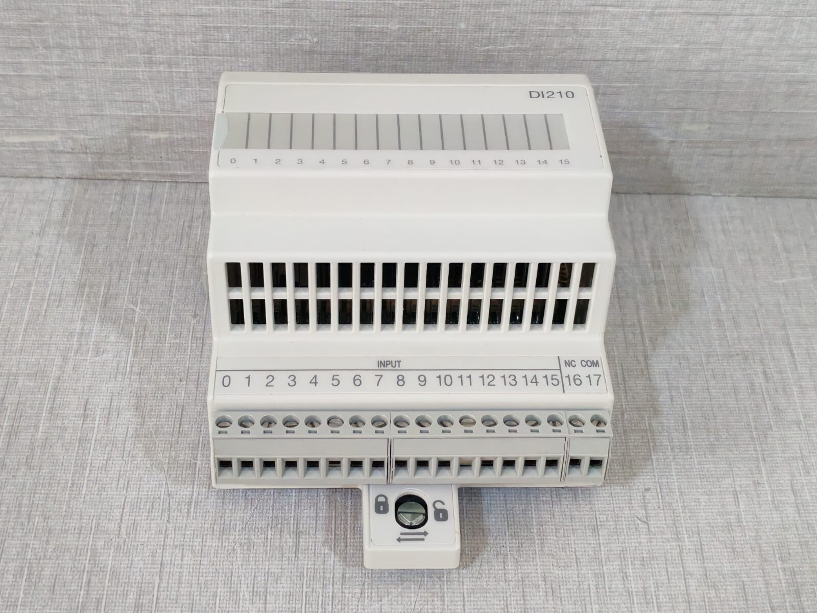 ABB 492953401 ABB DI210 Digital Input Module 492953401 4
