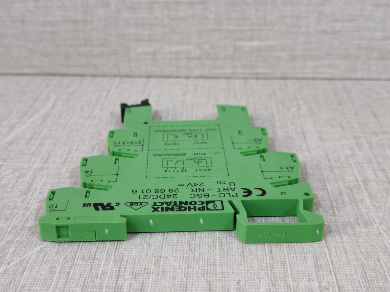 Phoenix Contact PLC-BSC-24DC/21 PHOENIX CONTACT PLC-BSC-24DC/21 RELAY BASE 29 66 016 4