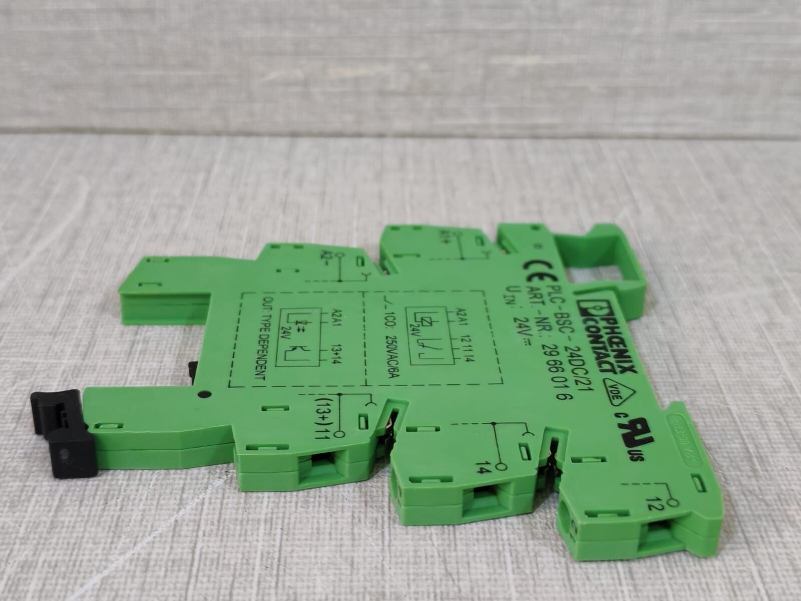 Phoenix Contact PLC-BSC-24DC/21 PHOENIX CONTACT PLC-BSC-24DC/21 RELAY BASE 29 66 016 6