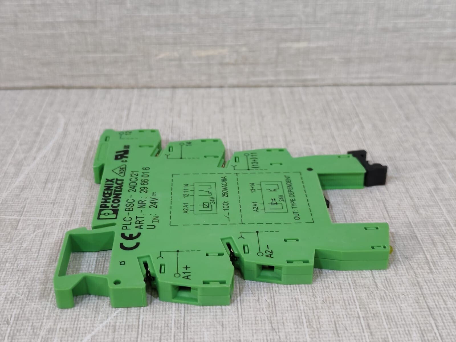 Phoenix Contact PLC-BSC-24DC/21 PHOENIX CONTACT PLC-BSC-24DC/21 RELAY BASE 29 66 016 7