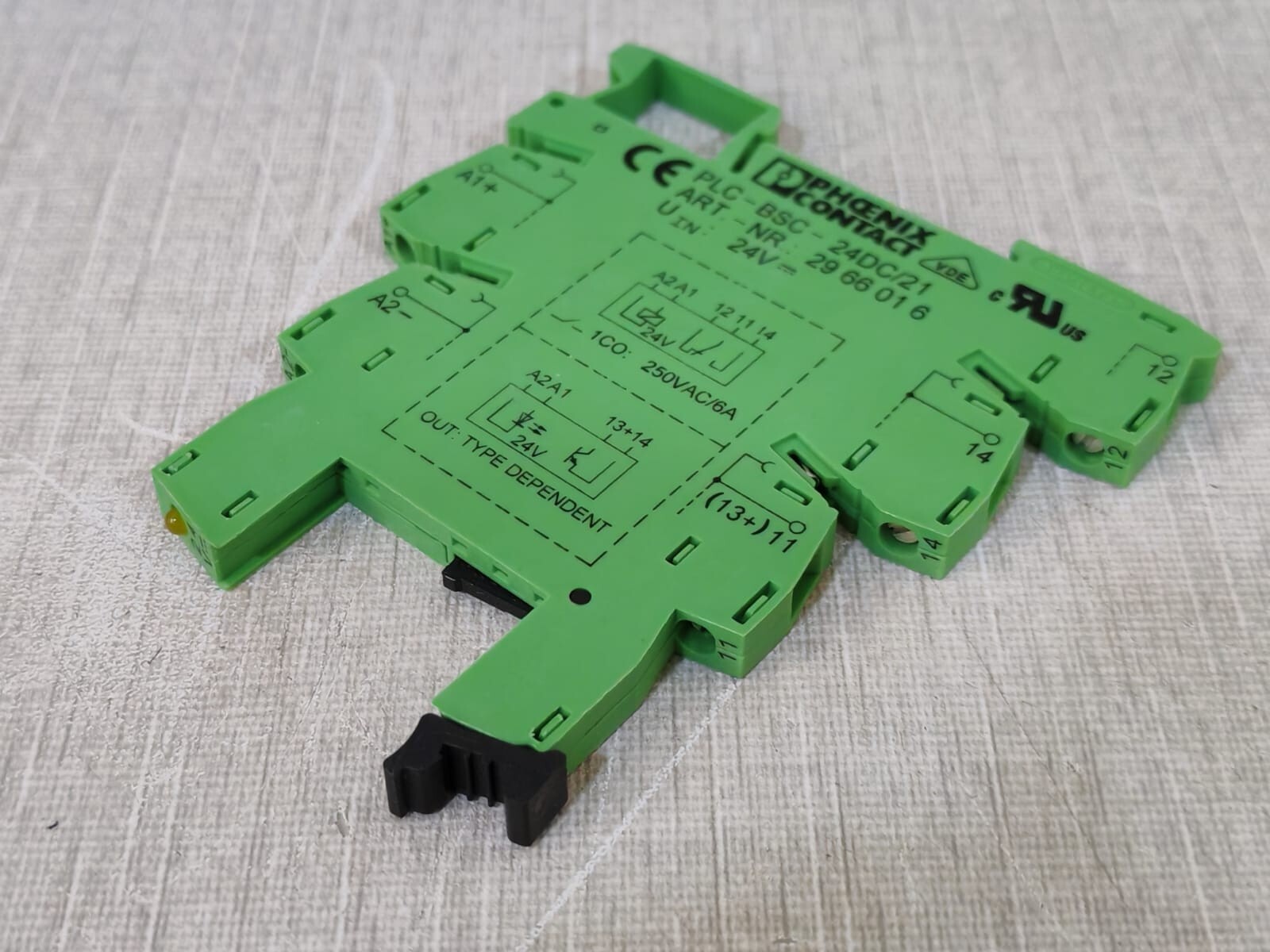 Phoenix Contact PLC-BSC-24DC/21 PHOENIX CONTACT PLC-BSC-24DC/21 RELAY BASE 29 66 016 8