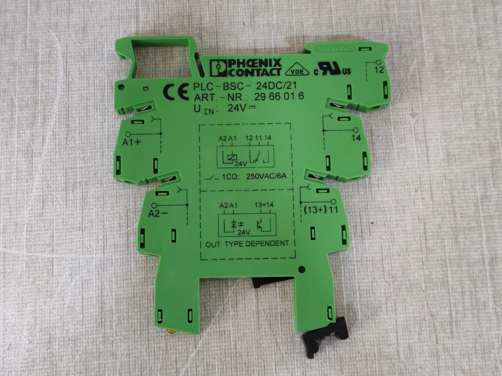 PHOENIX CONTACT PLC-BSC-24DC/21 RELAY BASE 29 66 016