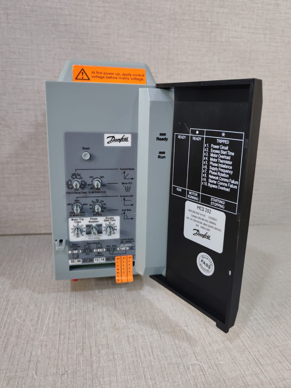 Danfoss 175G5211 Danfoss MCD 202-018-T4-CV3 VLT Soft Starter 175G5211 2