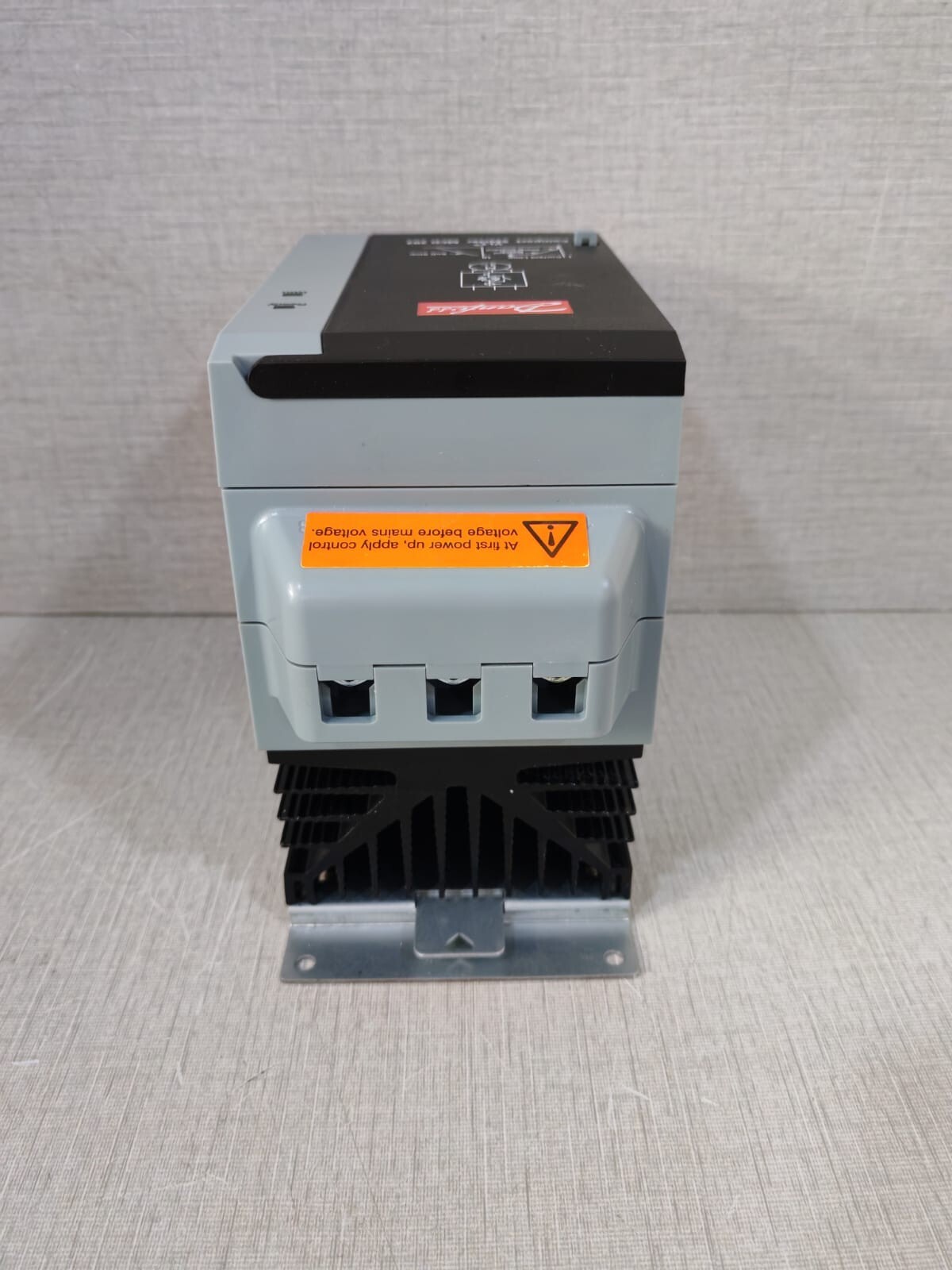 Danfoss 175G5211 Danfoss MCD 202-018-T4-CV3 VLT Soft Starter 175G5211 8