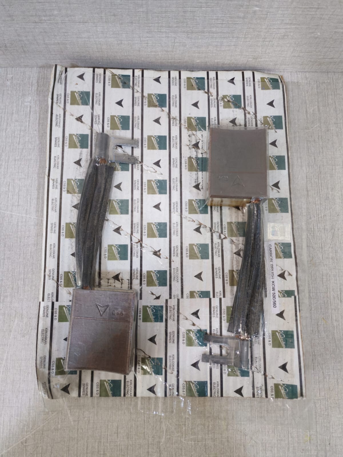 KIRLOSKAR M145E 24X50X64 CARBON BRUSH 1 SET( )
