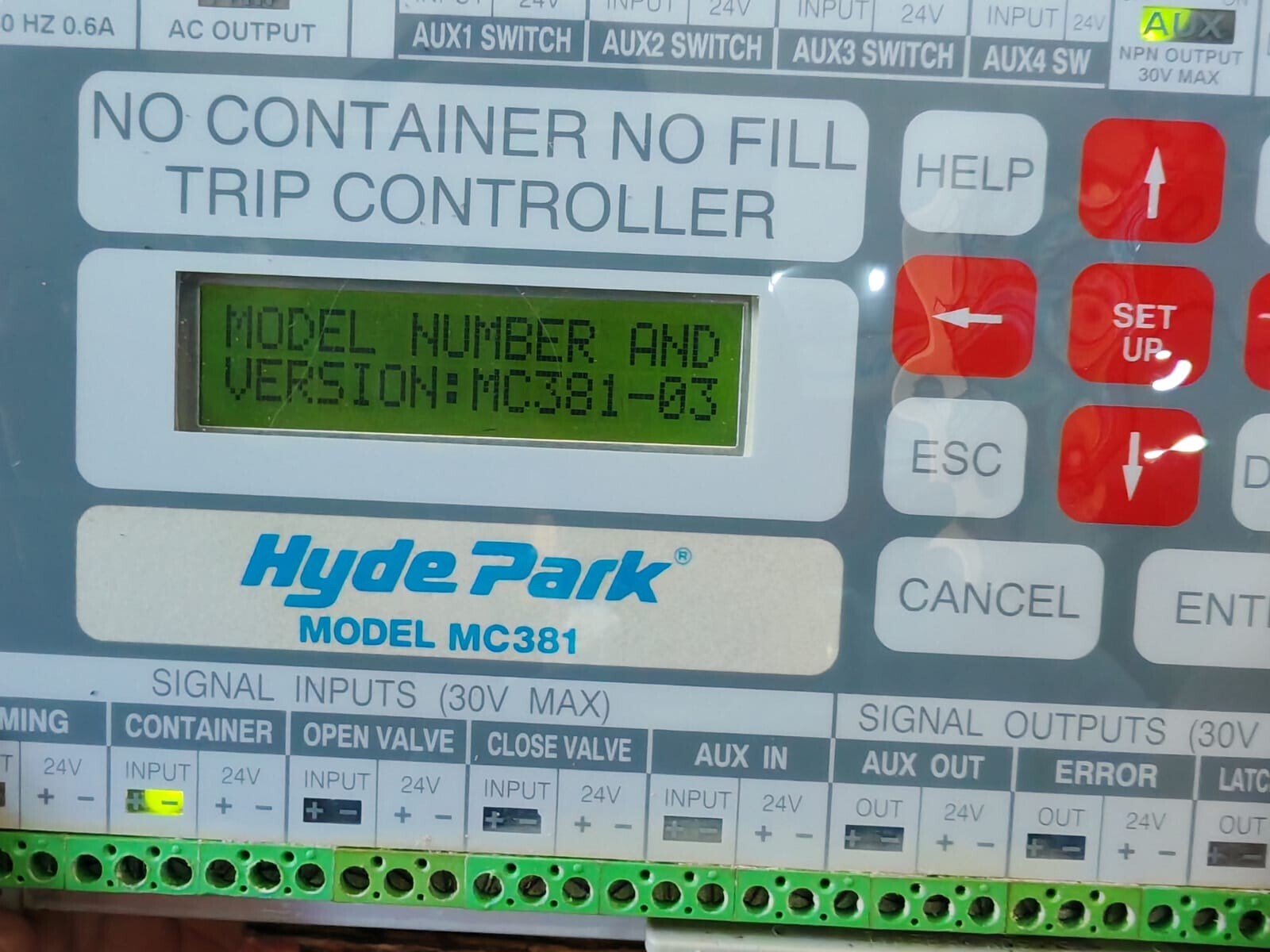 HYDE PARK MC381 HYDE PARK MC381 NO CONTAINER NO FILL TRIP CONTROLLER 100-240VAC-TRIED & TESTED 3