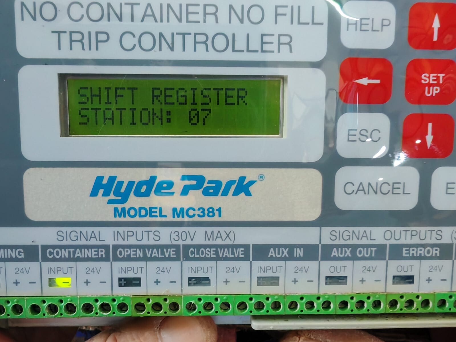 HYDE PARK MC381 HYDE PARK MC381 NO CONTAINER NO FILL TRIP CONTROLLER 100-240VAC-TRIED & TESTED 4