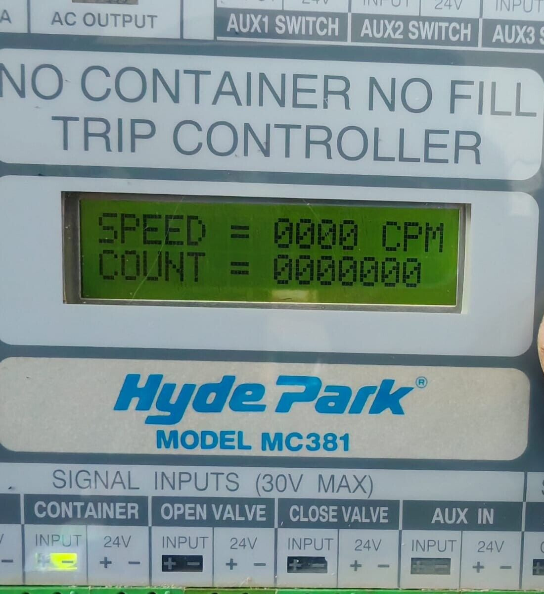 HYDE PARK MC381 HYDE PARK MC381 NO CONTAINER NO FILL TRIP CONTROLLER 100-240VAC-TRIED & TESTED 5