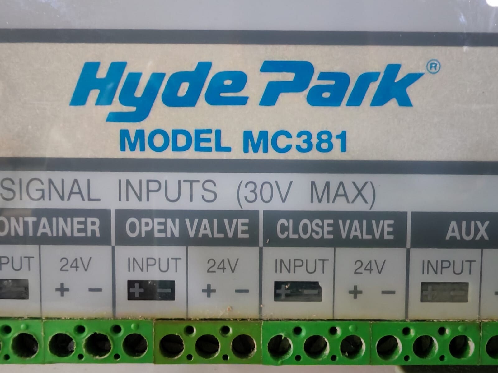 HYDE PARK MC381 HYDE PARK MC381 NO CONTAINER NO FILL TRIP CONTROLLER 100-240VAC-TRIED & TESTED 8