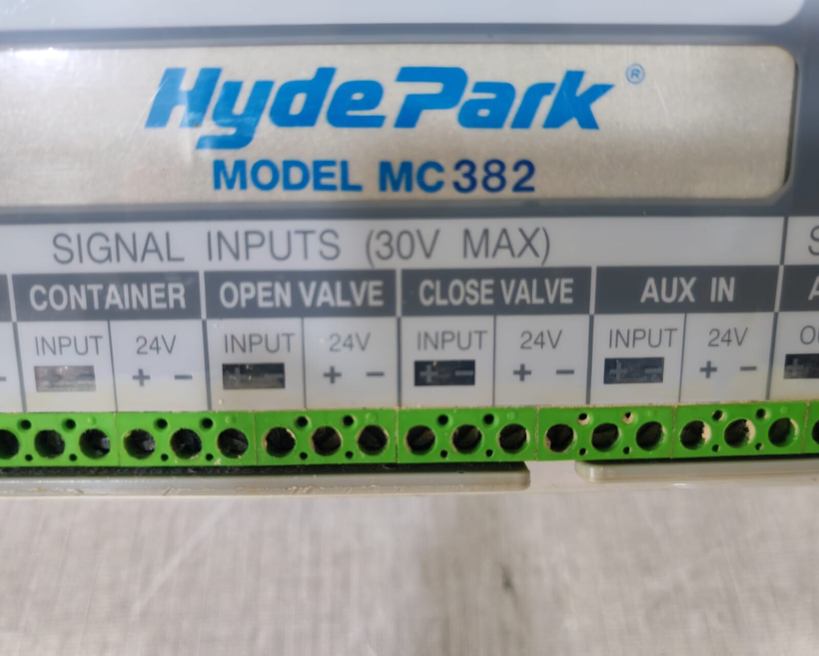 HYDE PARK MC382 HYDE PARK MC382 NO CONTAINER NO FILL TRIP CONTROLLER 100-240VAC -dark screen 5