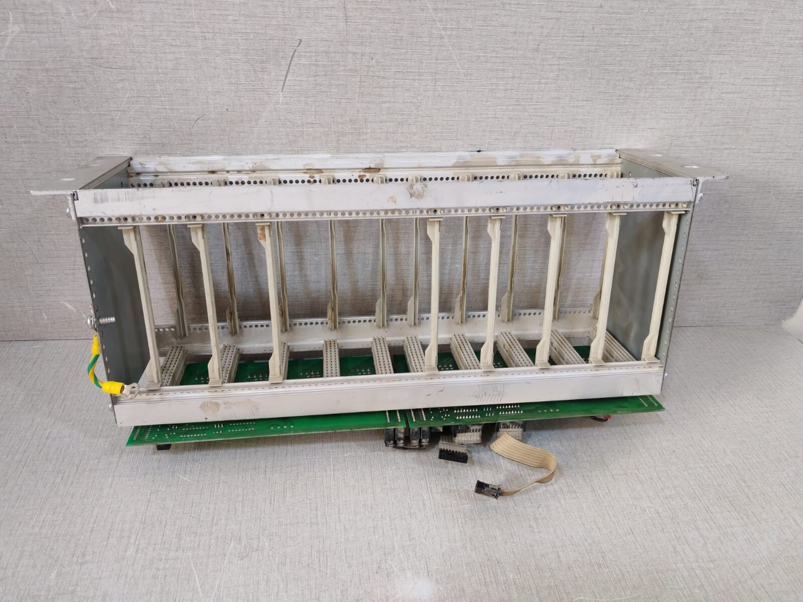 Unbranded DCL-BUS 10-04.cmp / DCL-BUS 10-04.sol DCL-BUS 10-04.cmp / DCL-BUS 10-04.sol 10-Slot CPU Circuit Board Rack 3