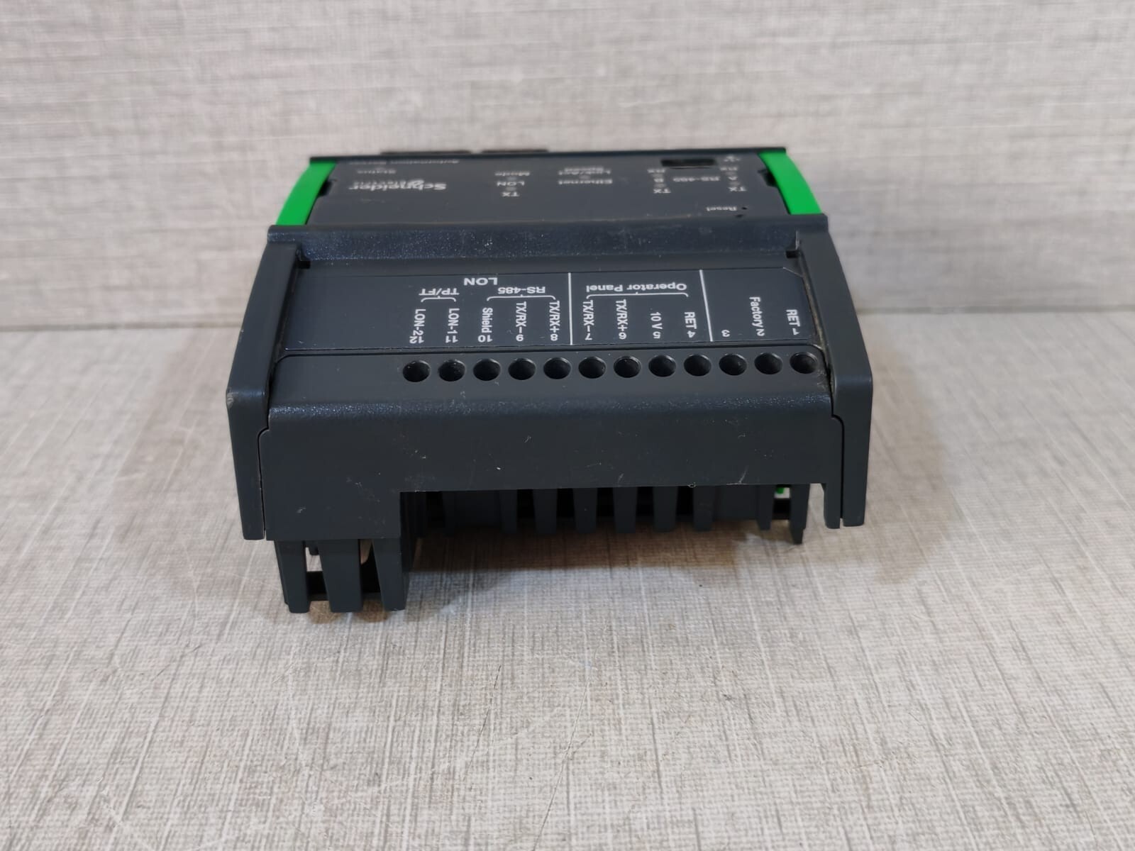Schneider Electric SXWAUTSVR10001 Schneider Electric AS Automation Server P/n: SXWAUTSVR10001 without Base 7