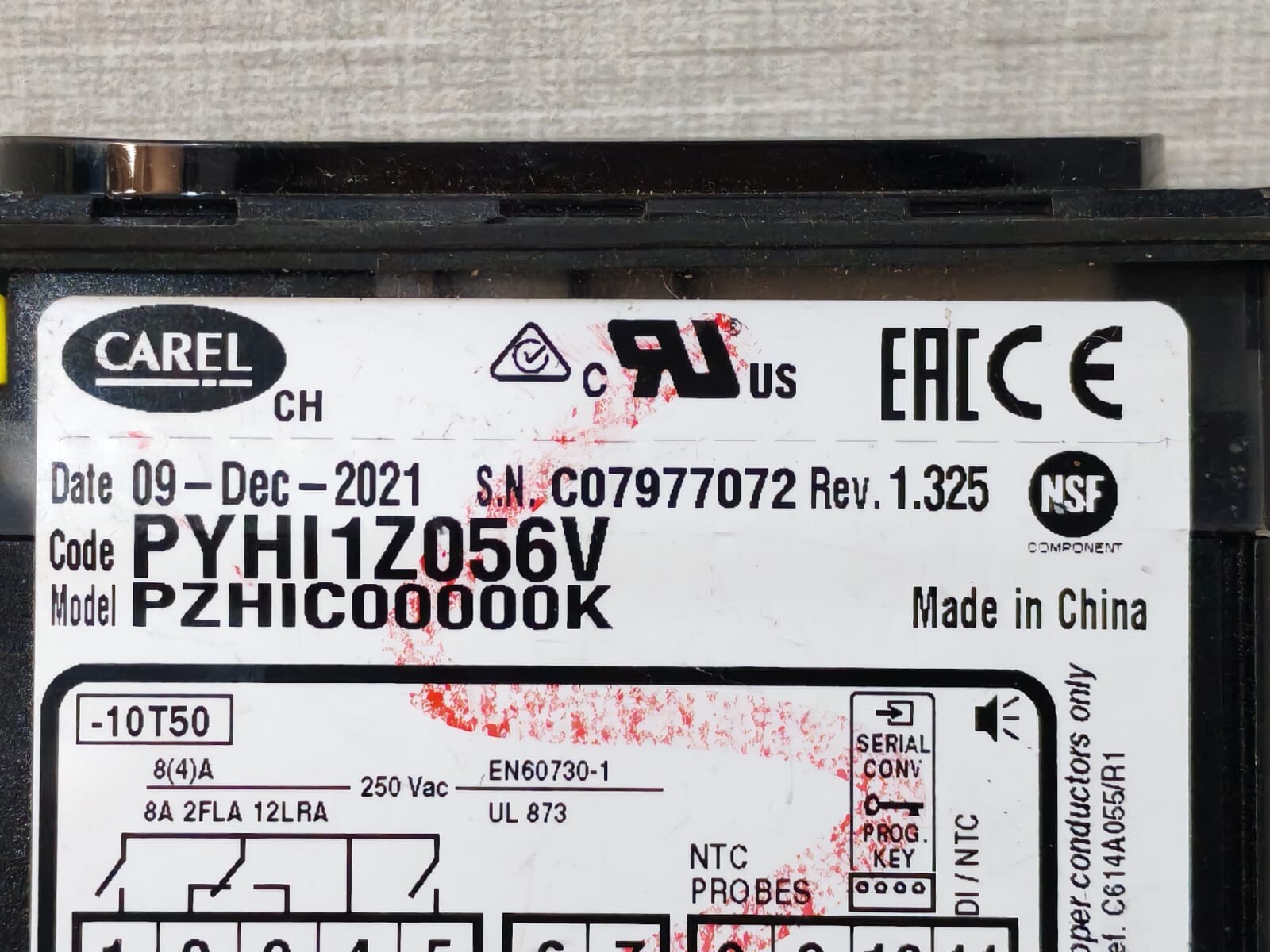 Carel PZHIC00000K CAREL PZHIC00000K TEMPERATURE CONTROLLER 4