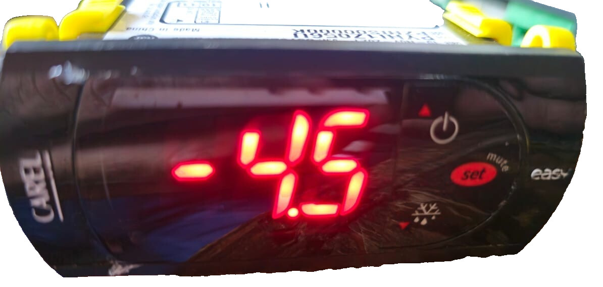 Carel PZHIS00000K CAREL PZHIS00000K TEMPERATURE CONTROLLER 2