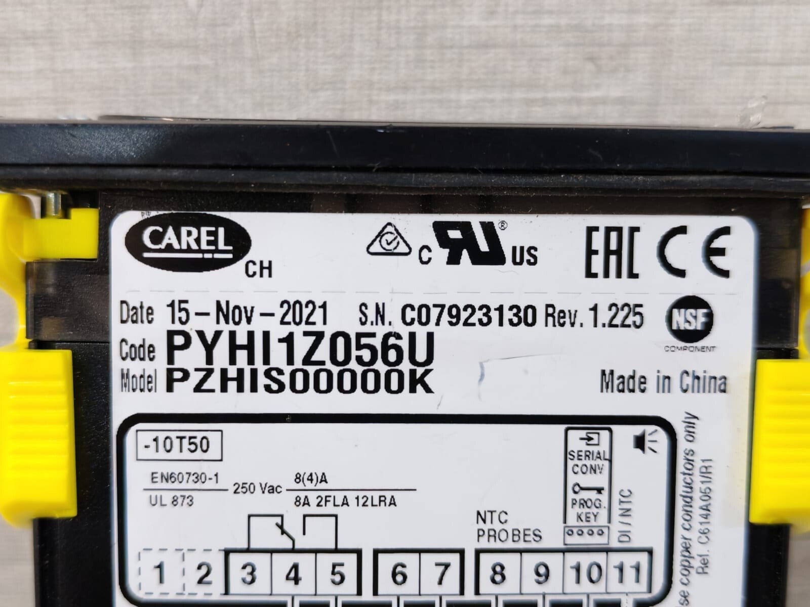 Carel PZHIS00000K CAREL PZHIS00000K TEMPERATURE CONTROLLER 5