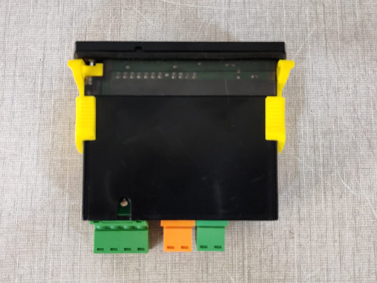 Carel PZHIS00000K CAREL PZHIS00000K TEMPERATURE CONTROLLER 7