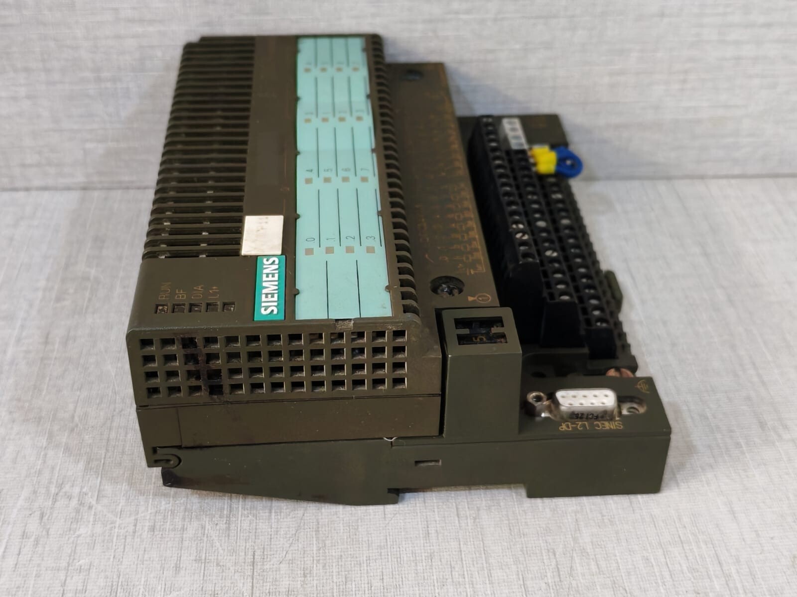 Siemens ET 200B-8DI/8DO ET 200B-8DI/8DO Siemens 6ES5 700-2BA11 with 133-0BH01-0XB0 7
