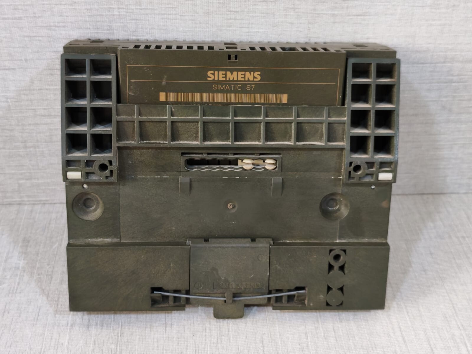 Siemens ET 200B-8DI/8DO ET 200B-8DI/8DO Siemens 6ES5 700-2BA11 with 133-0BH01-0XB0 8