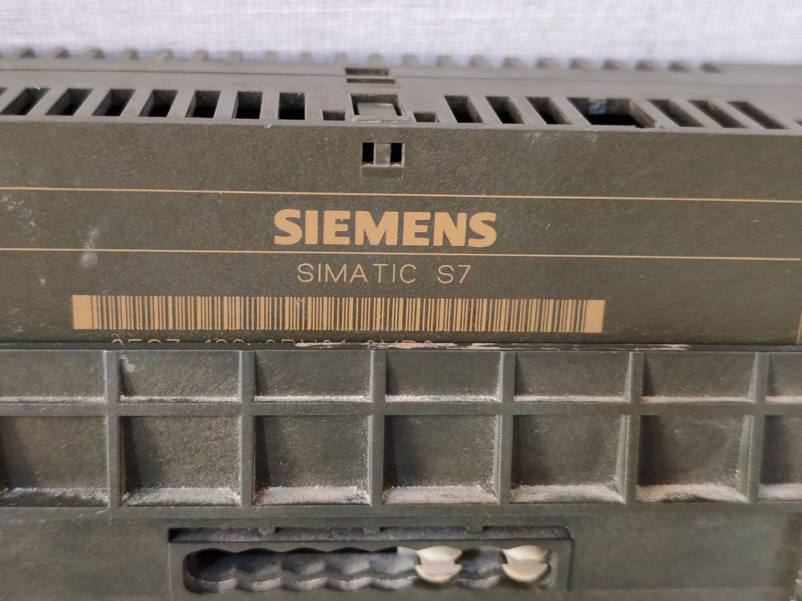 Siemens ET 200B-8DI/8DO ET 200B-8DI/8DO Siemens 6ES5 700-2BA11 with 133-0BH01-0XB0 9