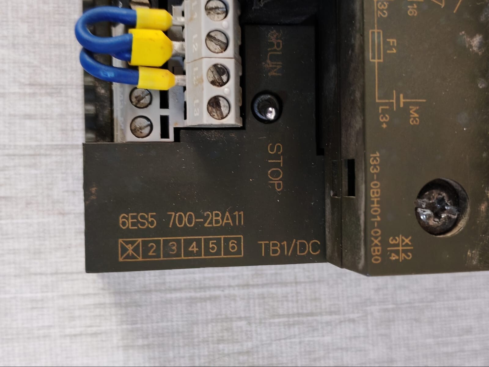 Siemens ET 200B-8DI/8DO ET 200B-8DI/8DO Siemens 6ES5 700-2BA11 with 133-0BH01-0XB0 10