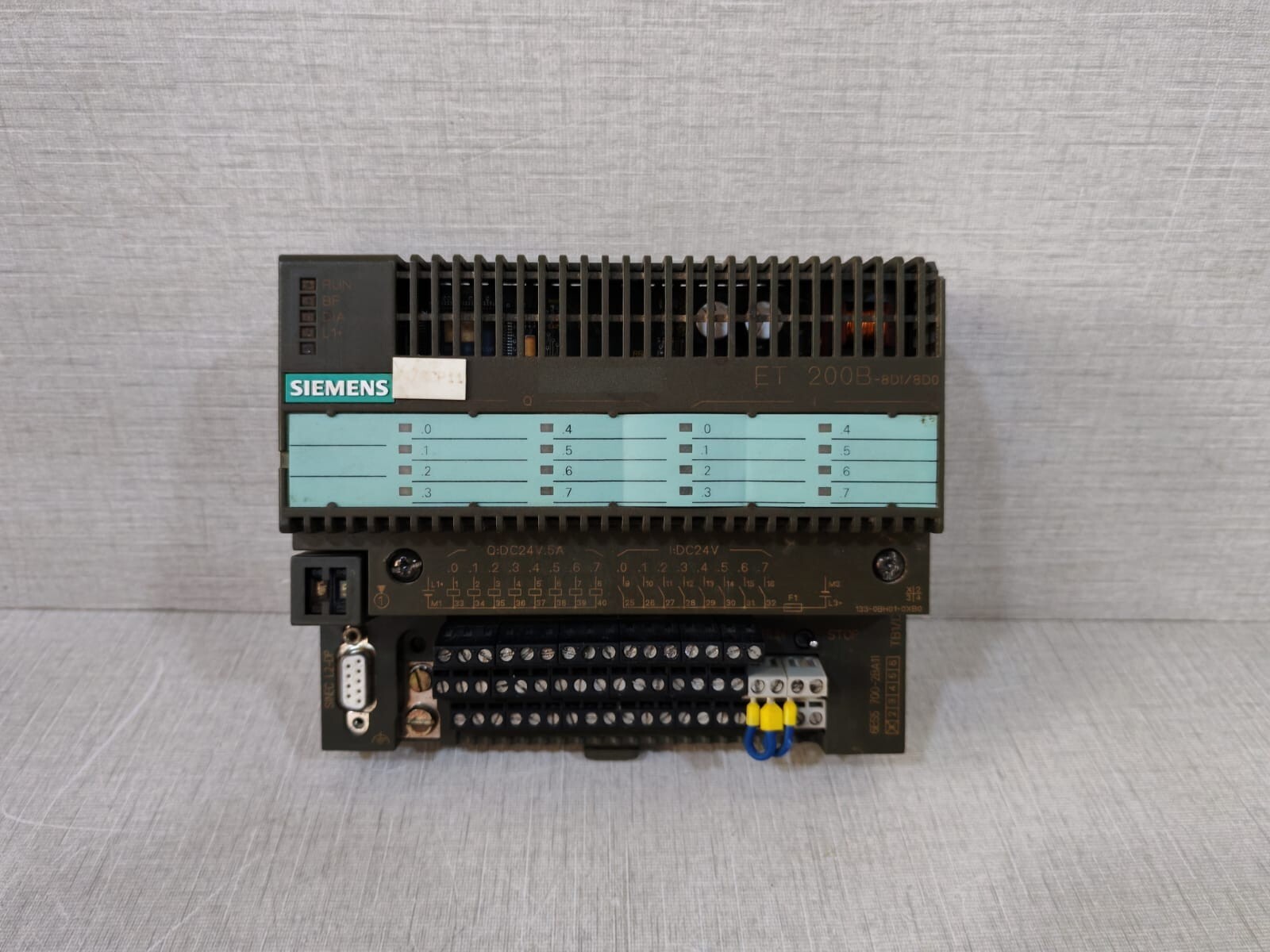 ET 200B-8DI/8DO Siemens 6ES5 700-2BA11 with 133-0BH01-0XB0