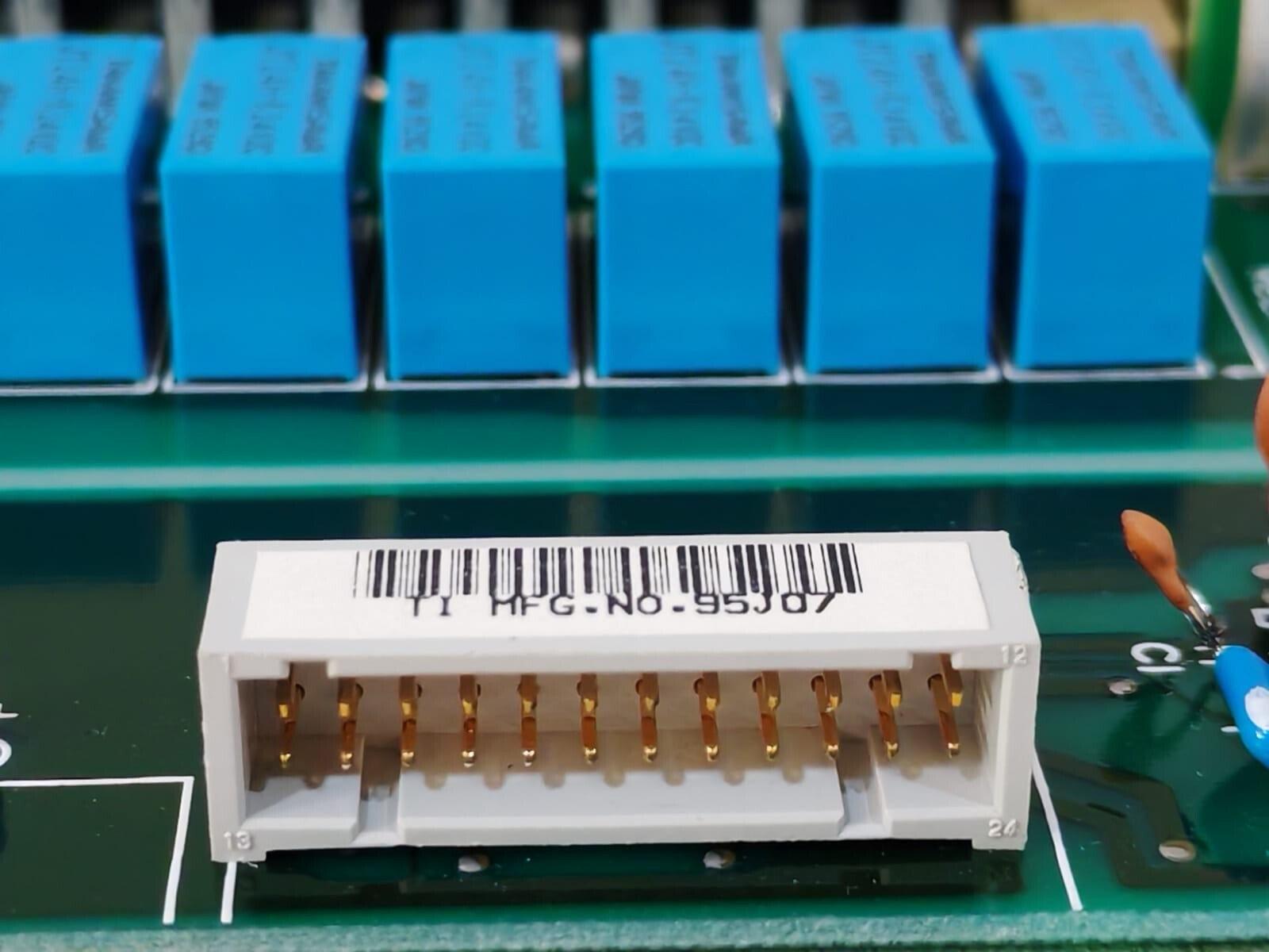 Hitachi 33018611-3 HITACHI POM-RC RELAY OUTPUT MODULE 33018611-3 8