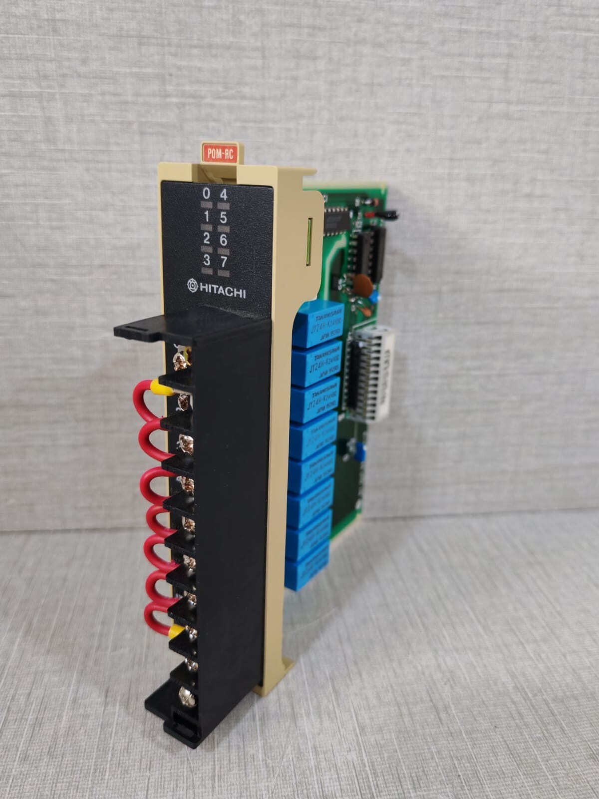 HITACHI POM-RC RELAY OUTPUT MODULE 33018611-3