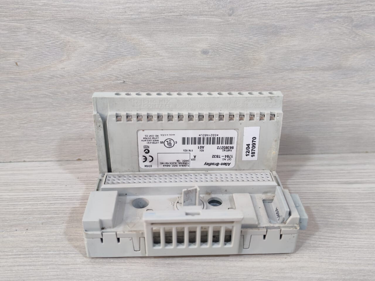 Allen-Bradley 1794-OB32P ALLEN-BRADLEY 1794-OB32P SER A 95760802 REV.A01 WITH 1794-TB32 SER.A 96385272 6