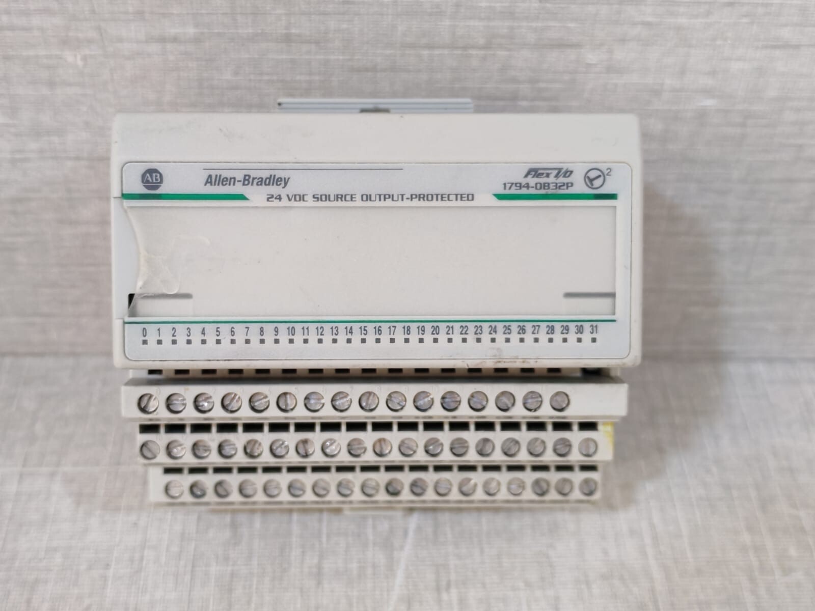 ALLEN-BRADLEY 1794-OB32P SER A 95760802 REV.A01 WITH 1794-TB32 SER.A 96385272