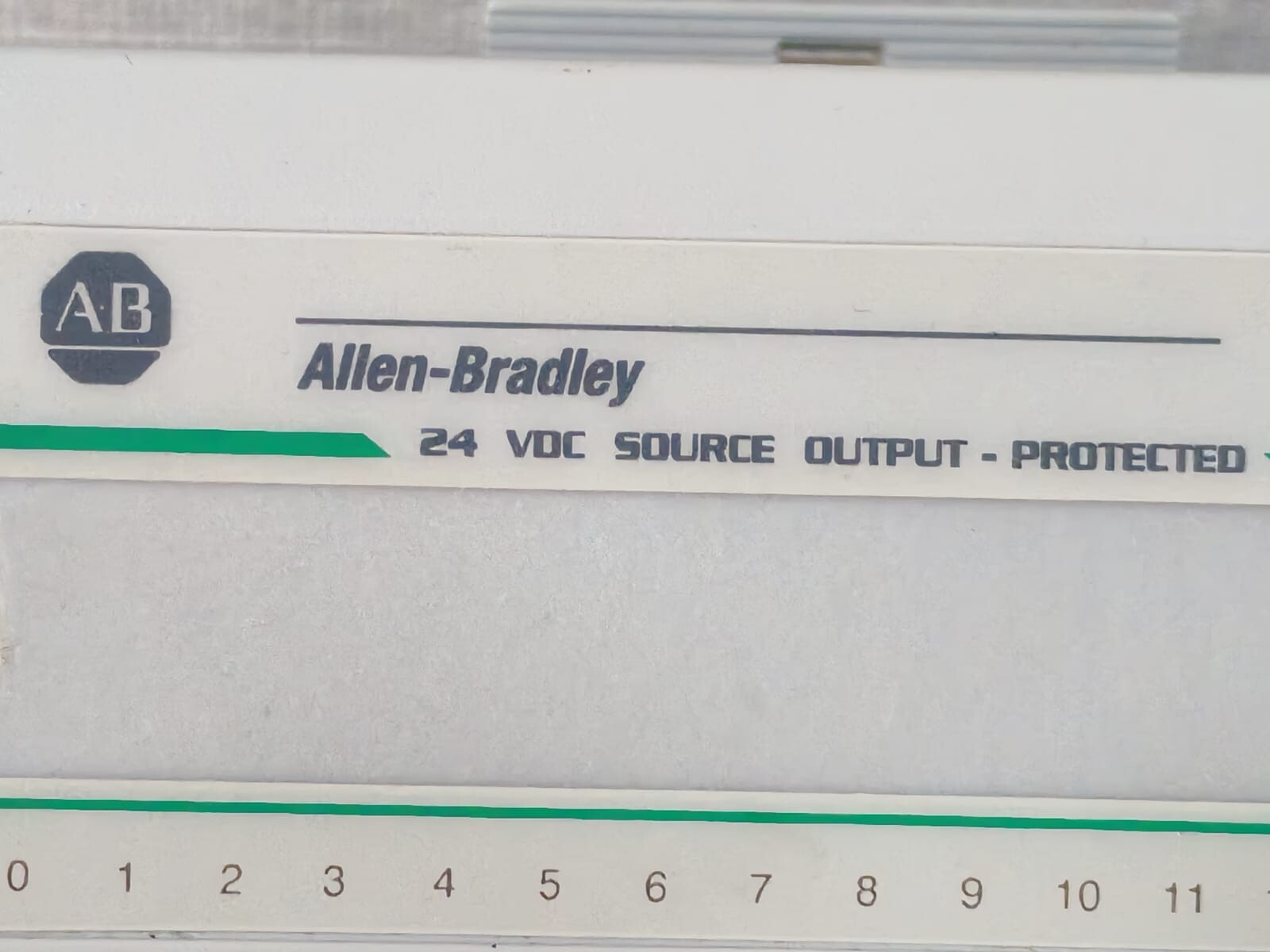 Allen-Bradley 96268276 Allen-Bradley 1794-0B16P Ser.A 96268276 Rev.C01 W/ 1794-TB3 Ser.A 96145476 Base 2
