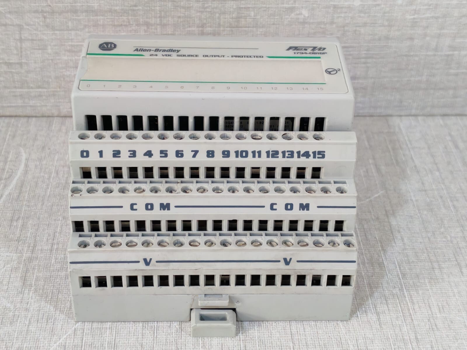 Allen-Bradley 96268276 Allen-Bradley 1794-0B16P Ser.A 96268276 Rev.C01 W/ 1794-TB3 Ser.A 96145476 Base 9